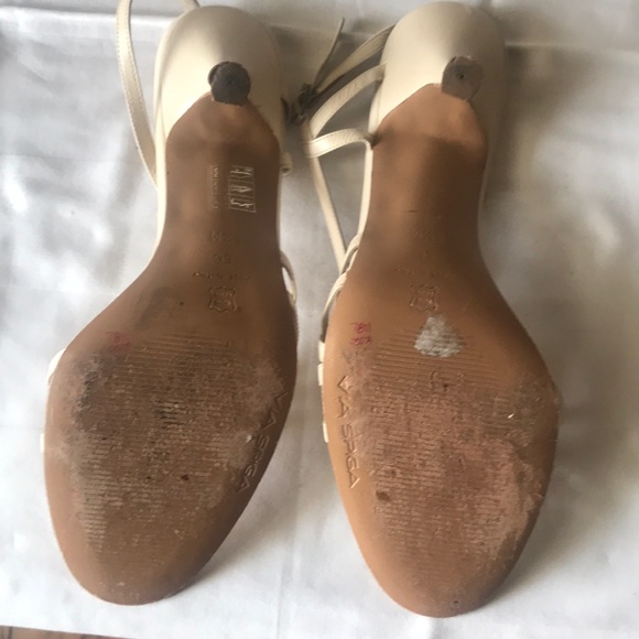 Bone, leather sling back sandal. - Picture 2 of 3